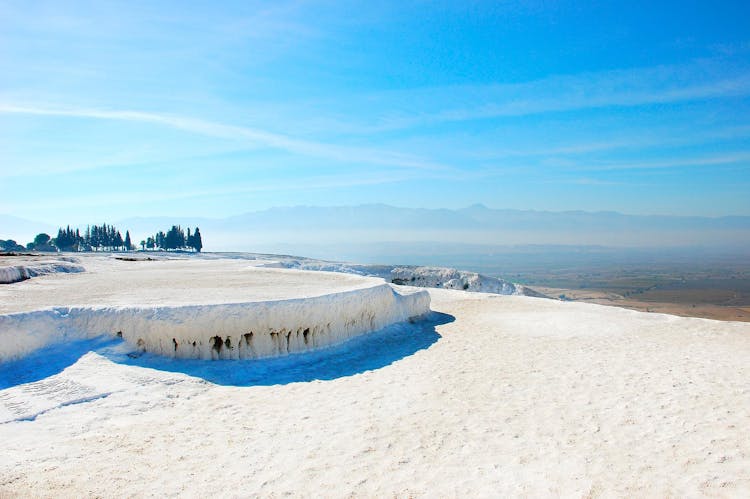 Exploring Pamukkale and Hierapolis ruins group tour from Denizli