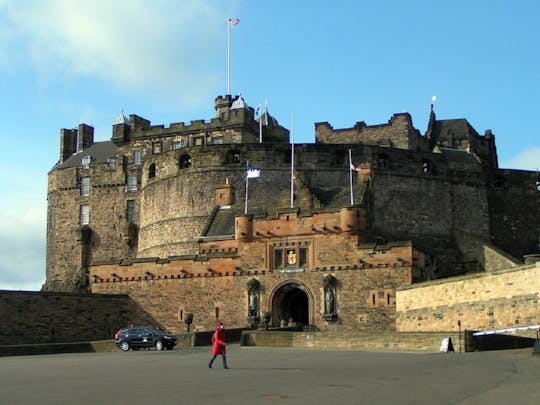 Tour privato a piedi di Edimburgo della storia e della cultura