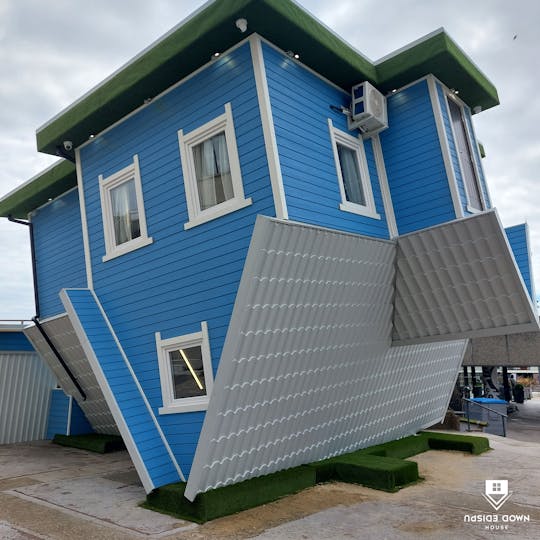 Experiência Upside Down House no ingresso de Bournemouth