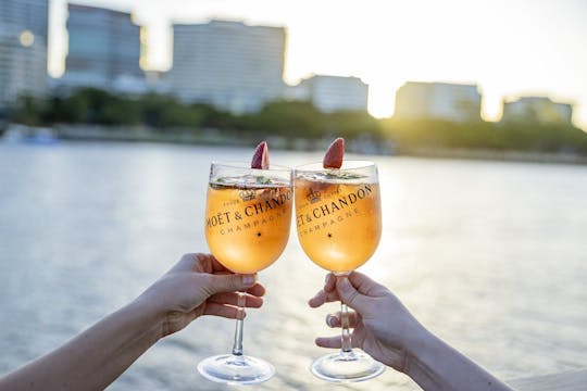 Brisbane cocktail cruise including drinks