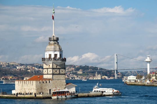 Half-day Bosphorus cruise from Istanbul with bus and cable car