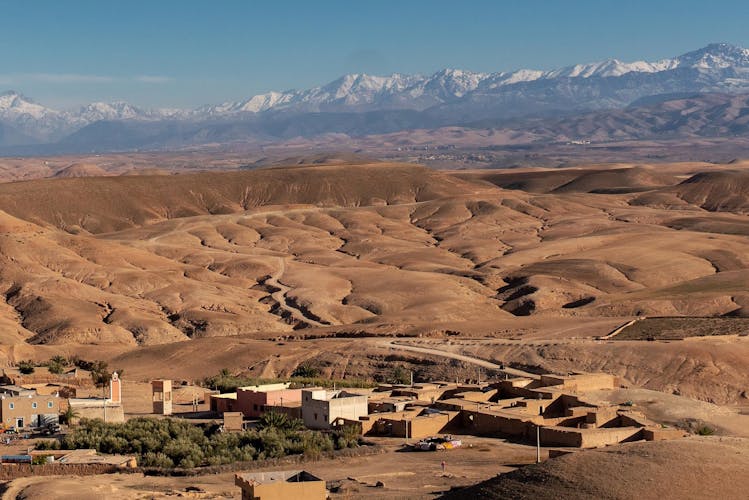 Tour in the Agafay Desert with Morrocan dinner and live music