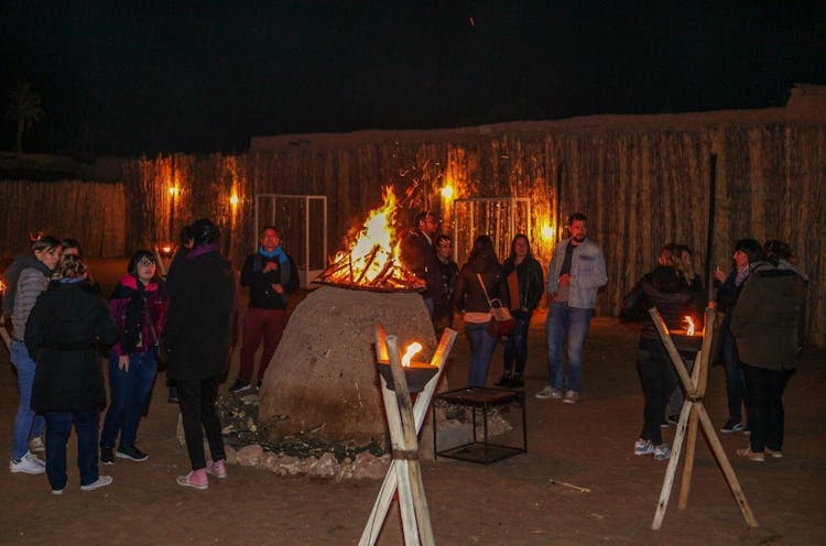 Tour in the Agafay Desert with Morrocan dinner and live music