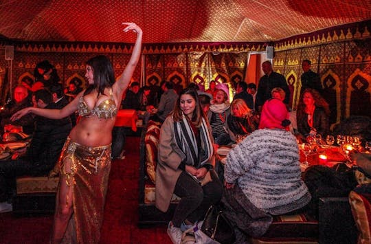 Tour nel deserto di Adafay con cena marocchina e spettacolo dal vivo