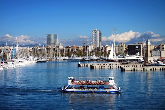 Las Golondrinas 60-minute boat tour in Barcelona