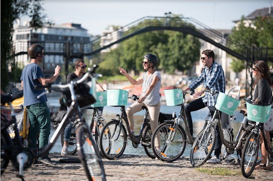 2-hour e-bike private guided tour  in Nantes