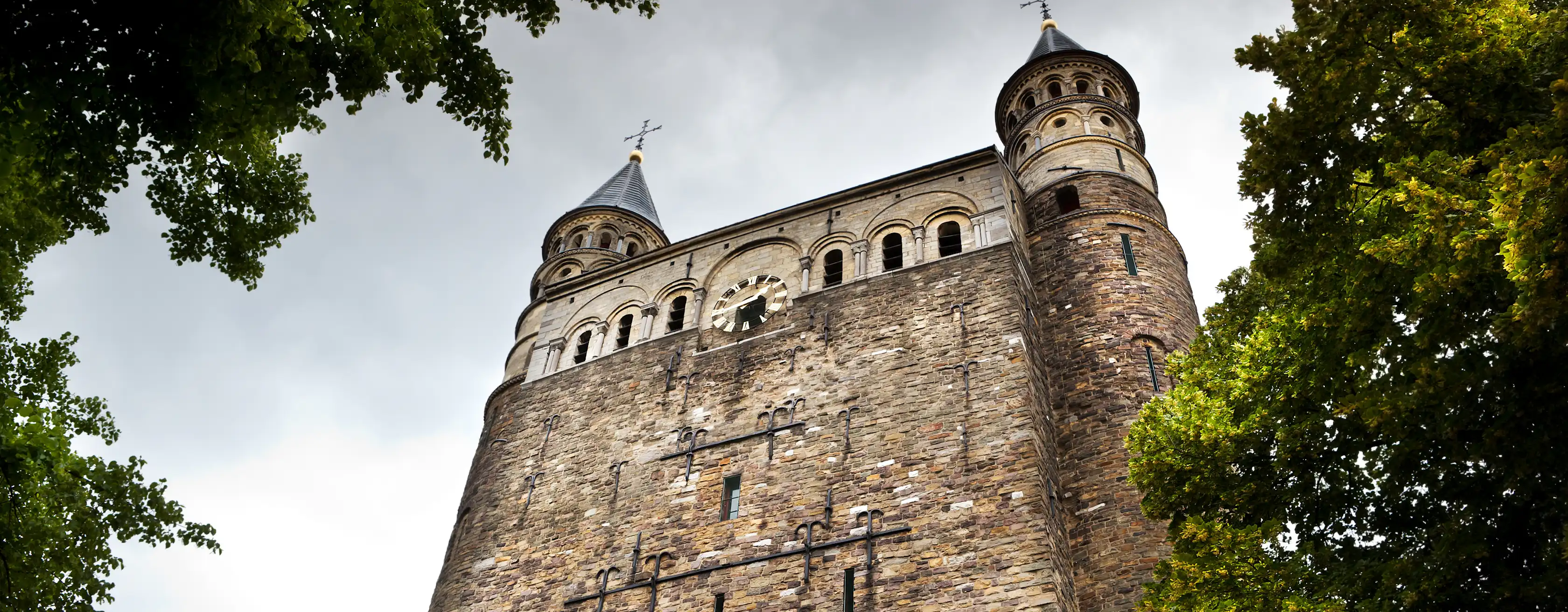 Onze-Lieve-Vrouwebasiliek i Maastricht biljetter och utflykter