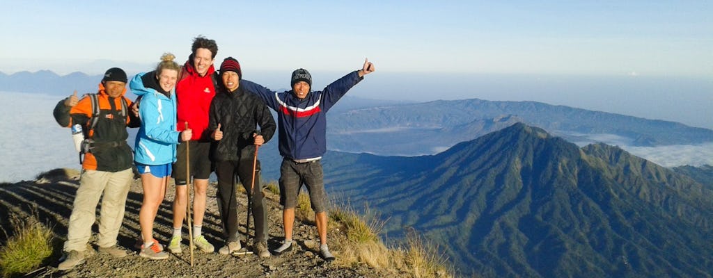 Excursão de trekking ao nascer do sol no Monte Agung