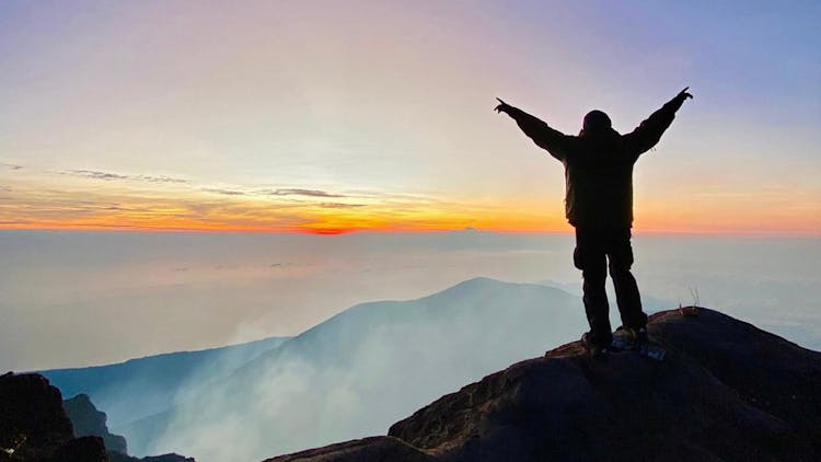 Mount Agung sunrise trekking tour