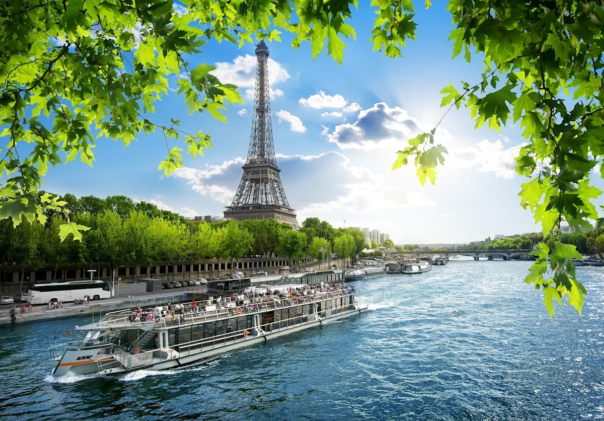 Tootbus Must See Paris hop-on hop-off bus tour with cruise
