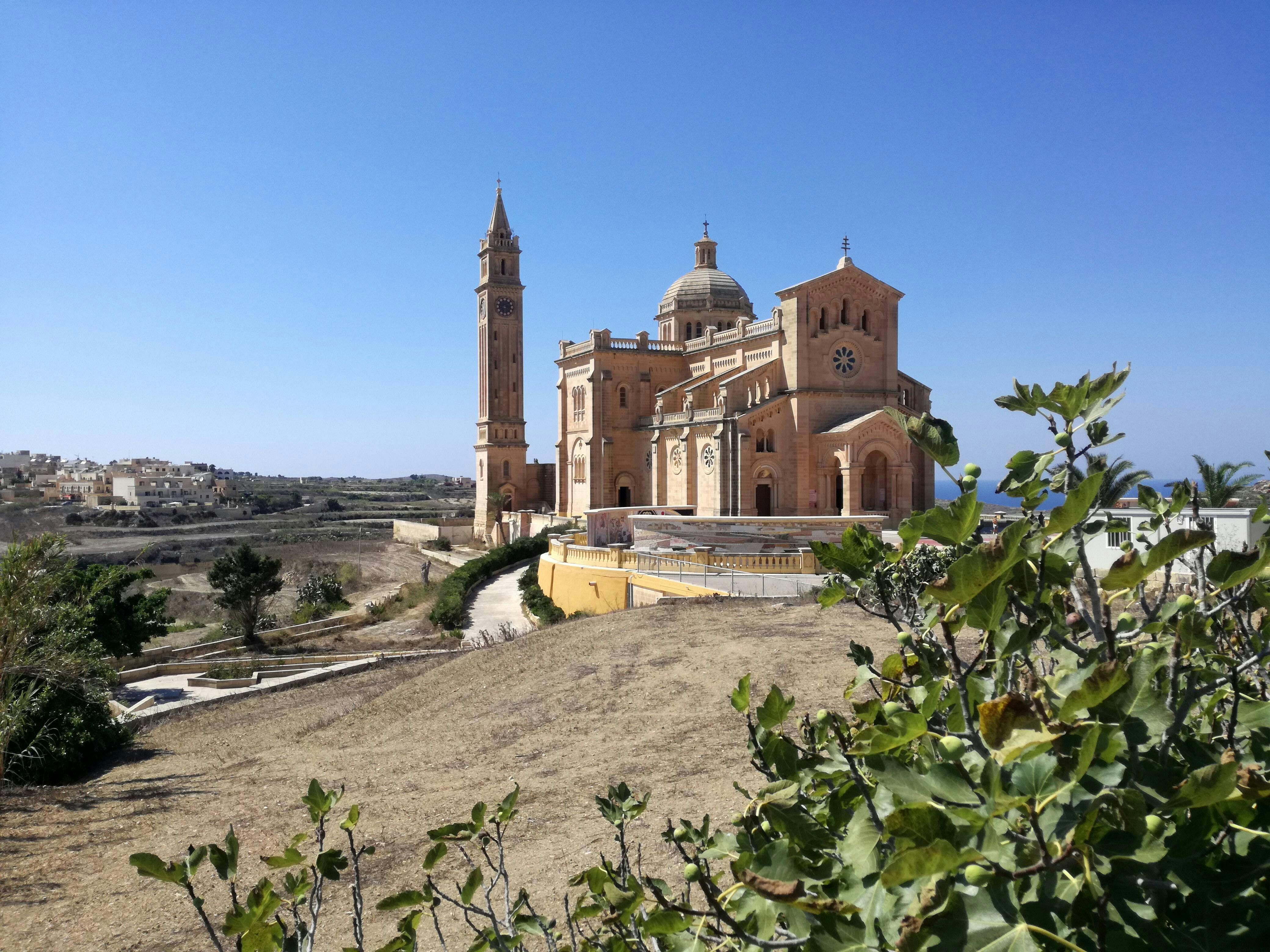 Malta Private Taxi Go As You Please with Guide