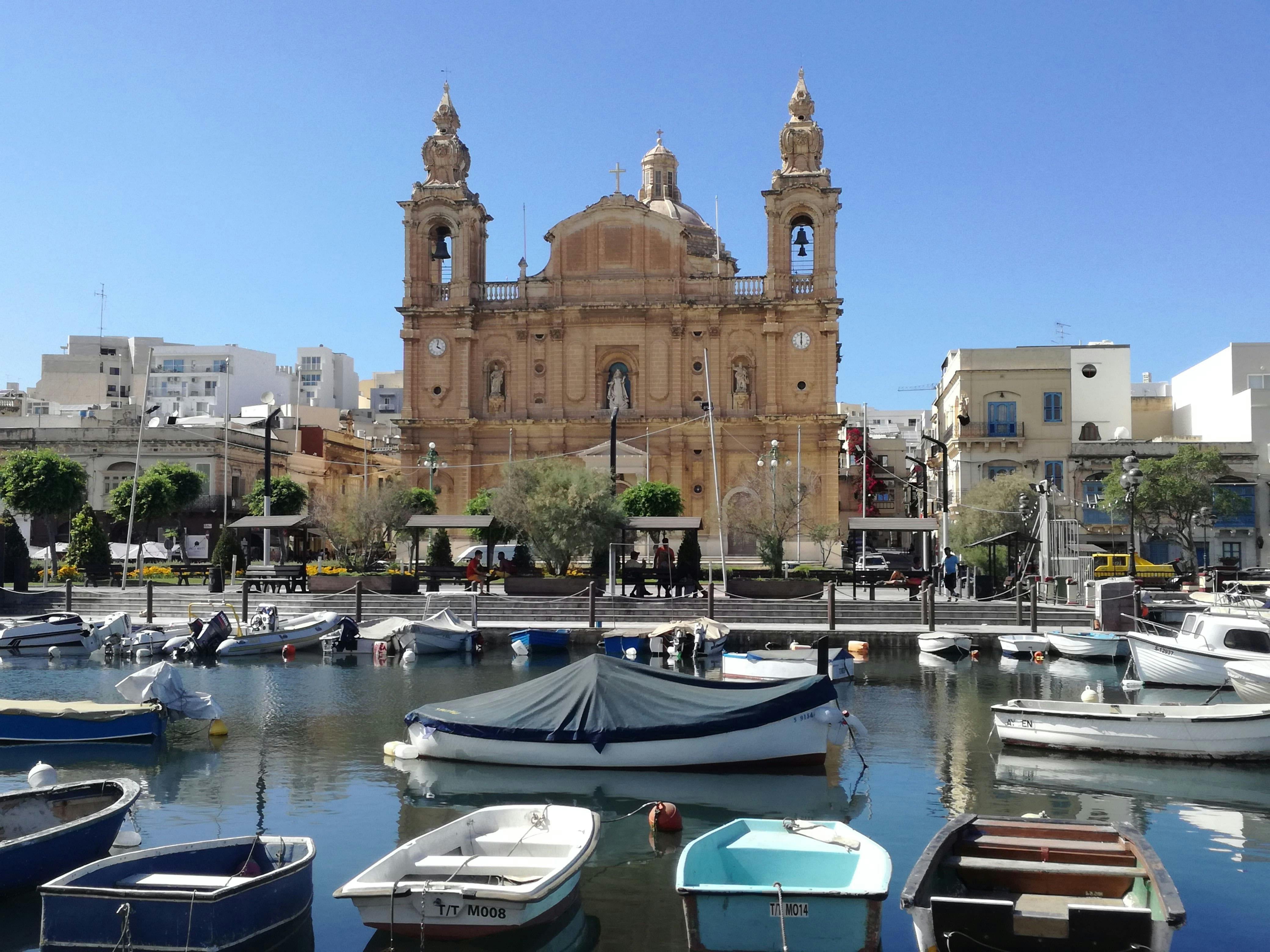 Malta Private Taxi Go As You Please with Guide