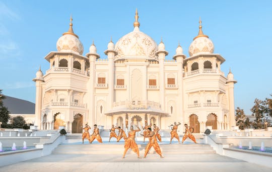 Oferta de verão com dois passes para parques de Bollywood, incluindo vale-refeição e acesso a um outro parque