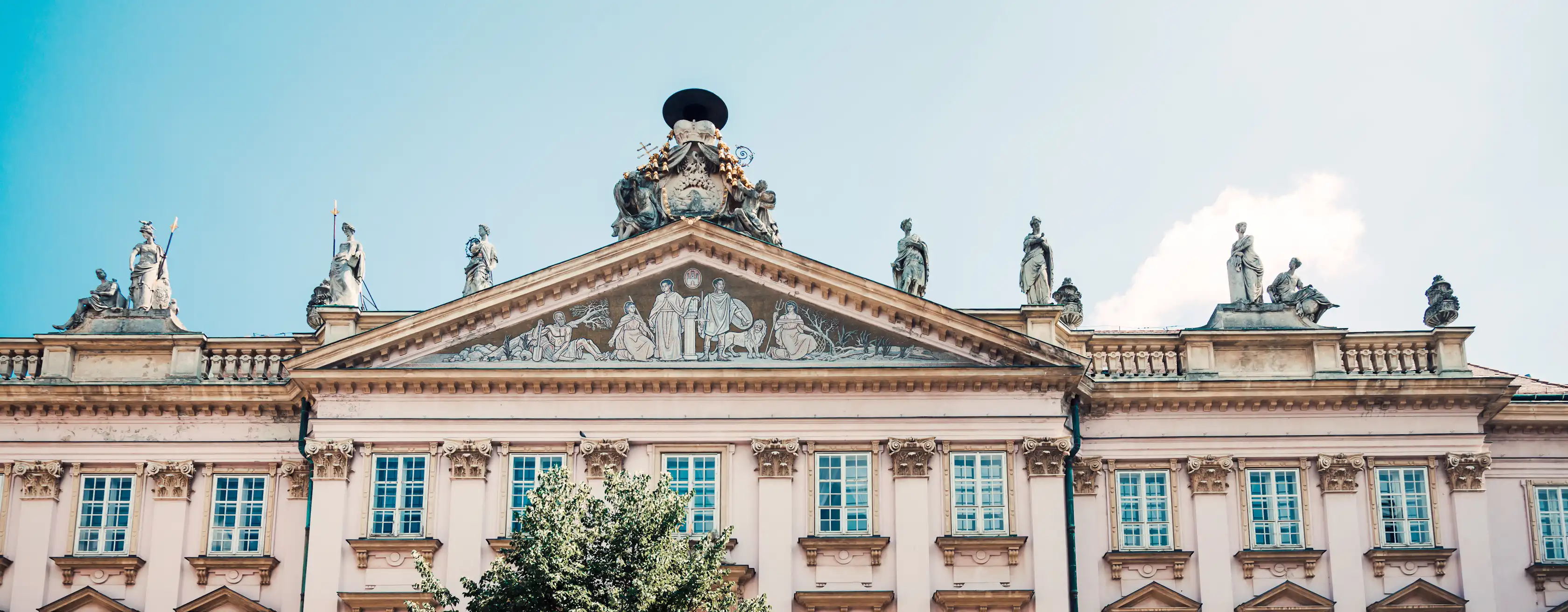 Primate's Palace Tickets und Touren