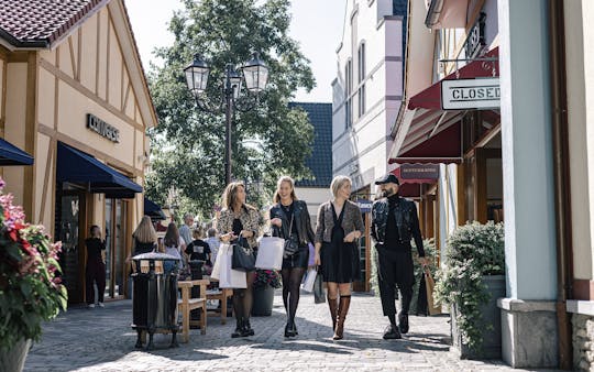 Luxury shopping at Designer Outlet Roermond with transport from Amsterdam