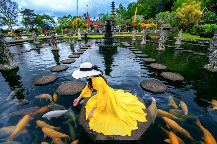 Bali Private Tour; Lempuyang temple, Tirta Gangga , Tukad cepung Waterfall