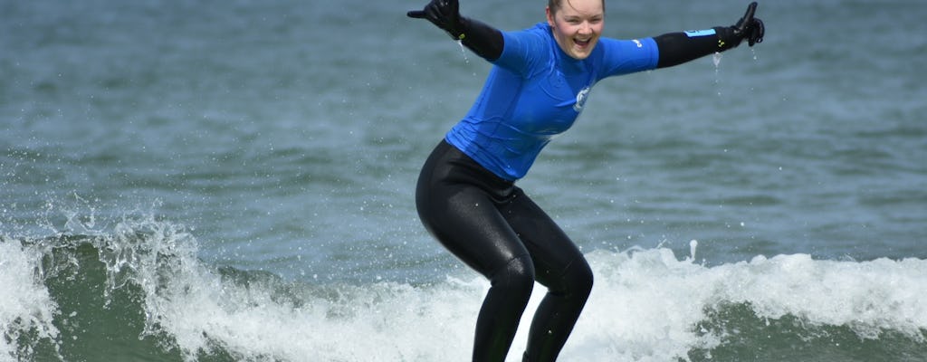 Gruppen-Surfkurs an der Nordküste Schottlands
