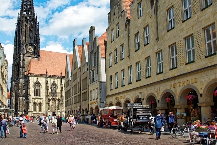 Self guided tour with interactive city game of Münster