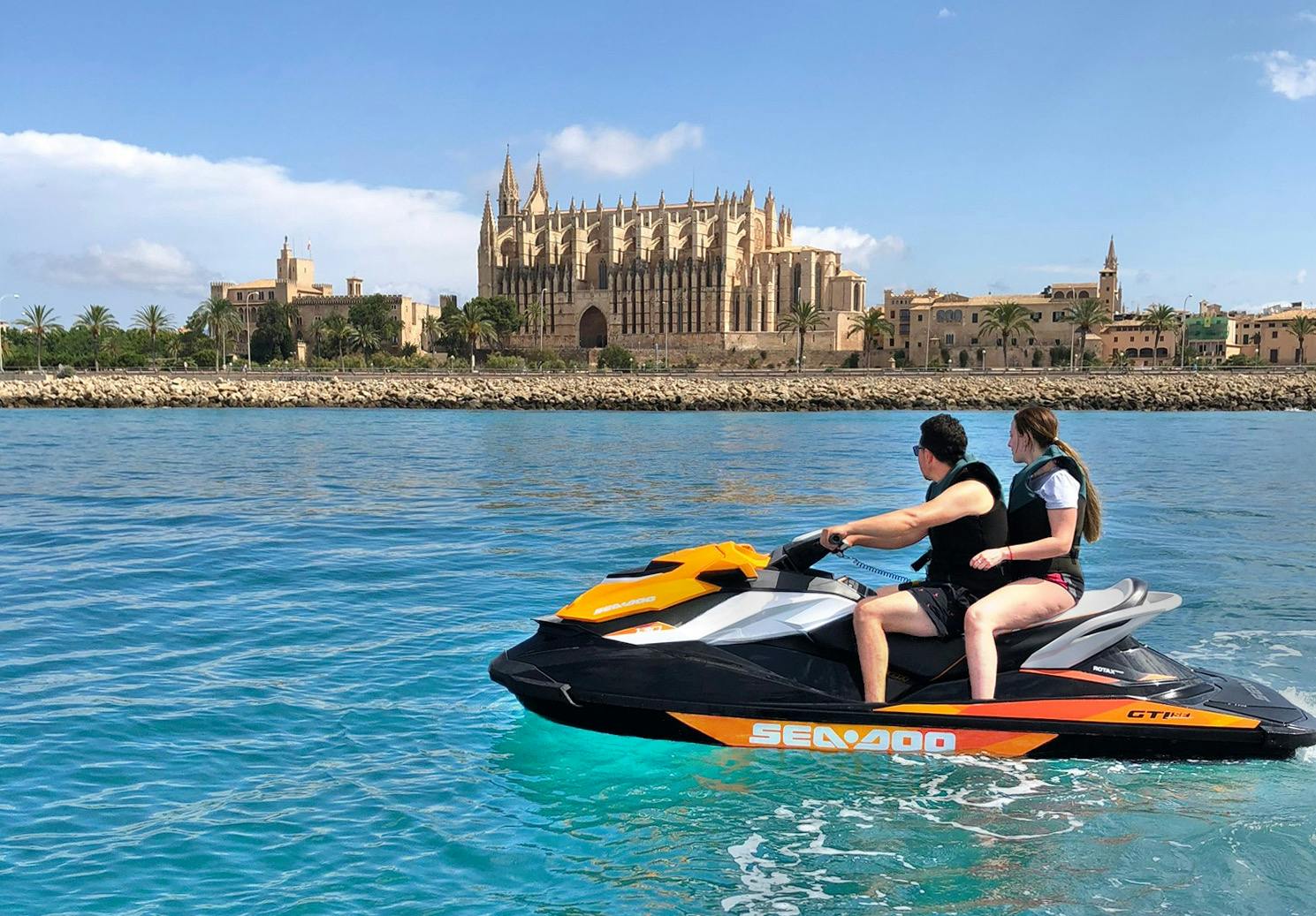 Palma de Mallorca 30-minutowa wycieczka na skuterze wodnym z wizytą w katedrze