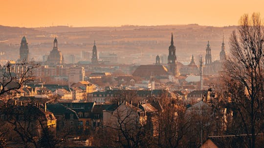 Passeio a pé em Dresden com aplicativo móvel