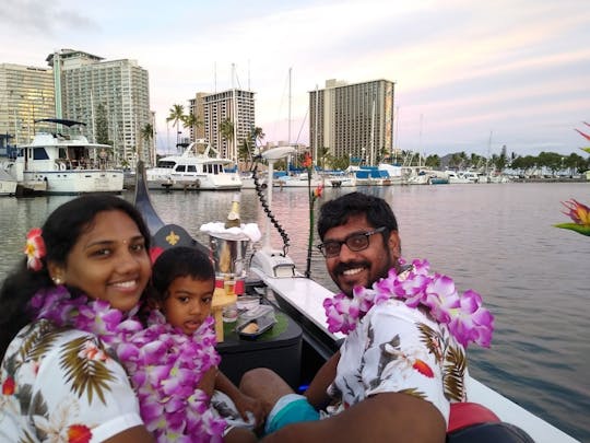 Relaxing evening Venetian-style gondola cruise in Waikiki