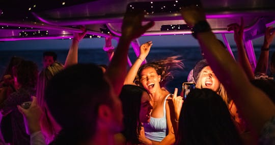 Croisière festive à Waikiki avec DJ en direct