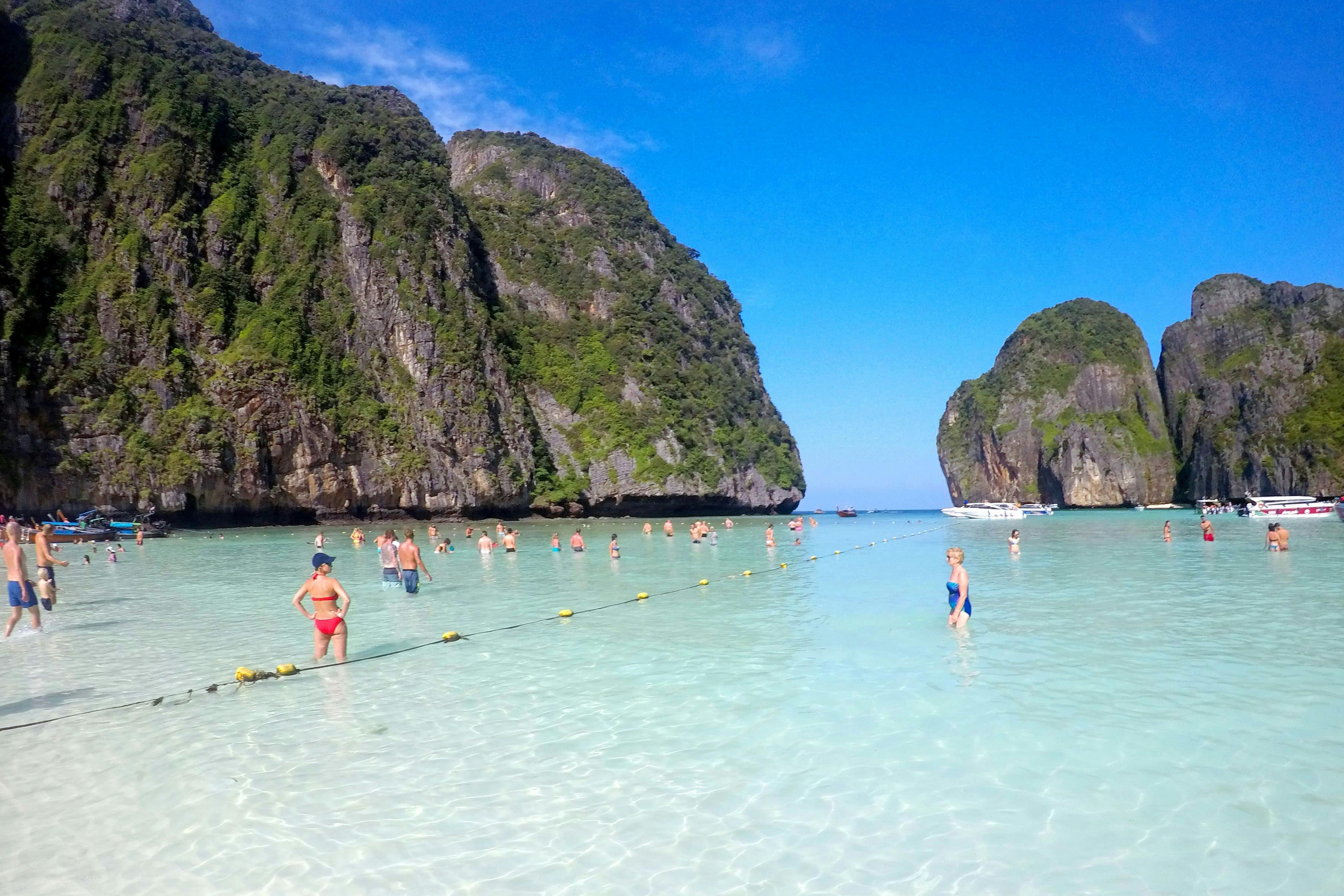 Całodniowa wycieczka na wyspę Phi Phi łodzią motorową z Koh Lanta