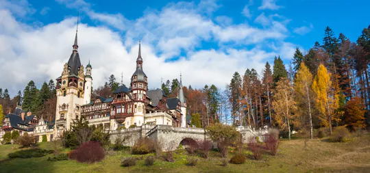 Visita guiada ao Castelo de Bran, ao Castelo de Peles e a Brasov