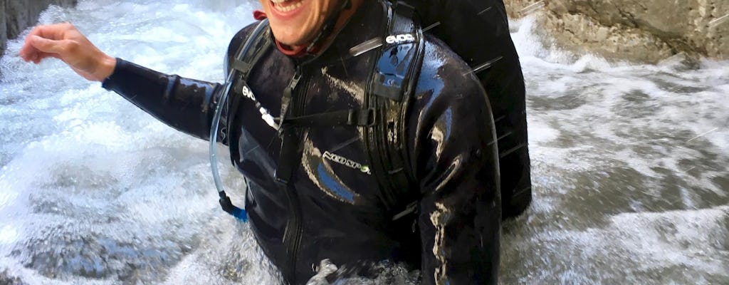 Canyoning di mezza giornata nell'Heart Creek Canyon per principianti