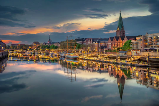 Self guided tour with interactive city game of Bremen