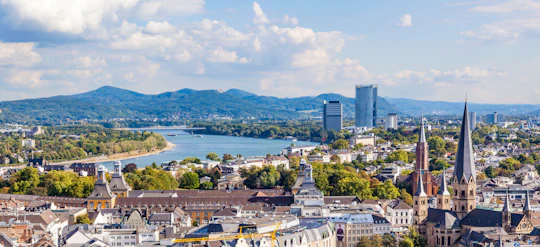 Self guided tour with interactive city game of Bonn