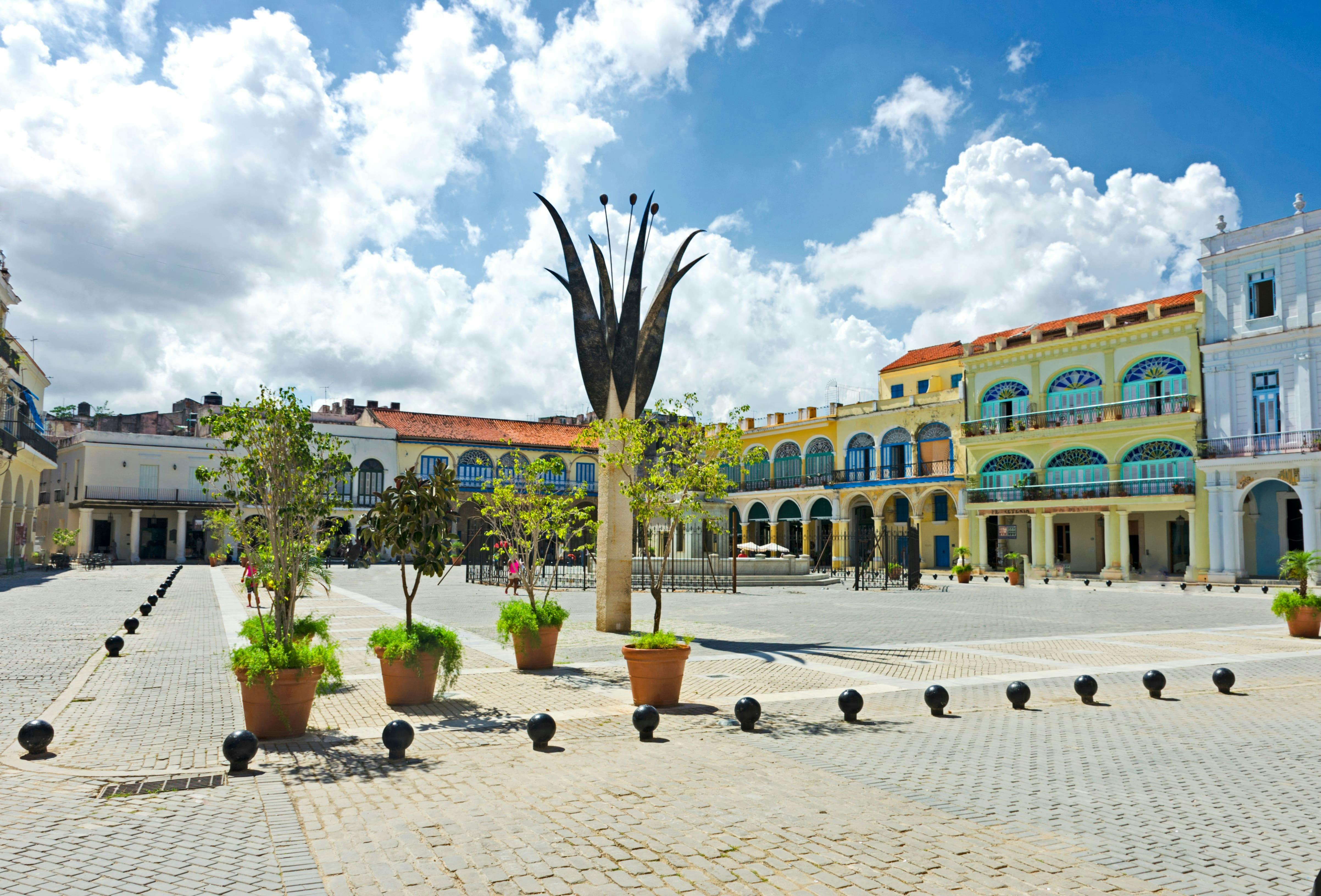 Havana full-day tour with classic car ride and lunch