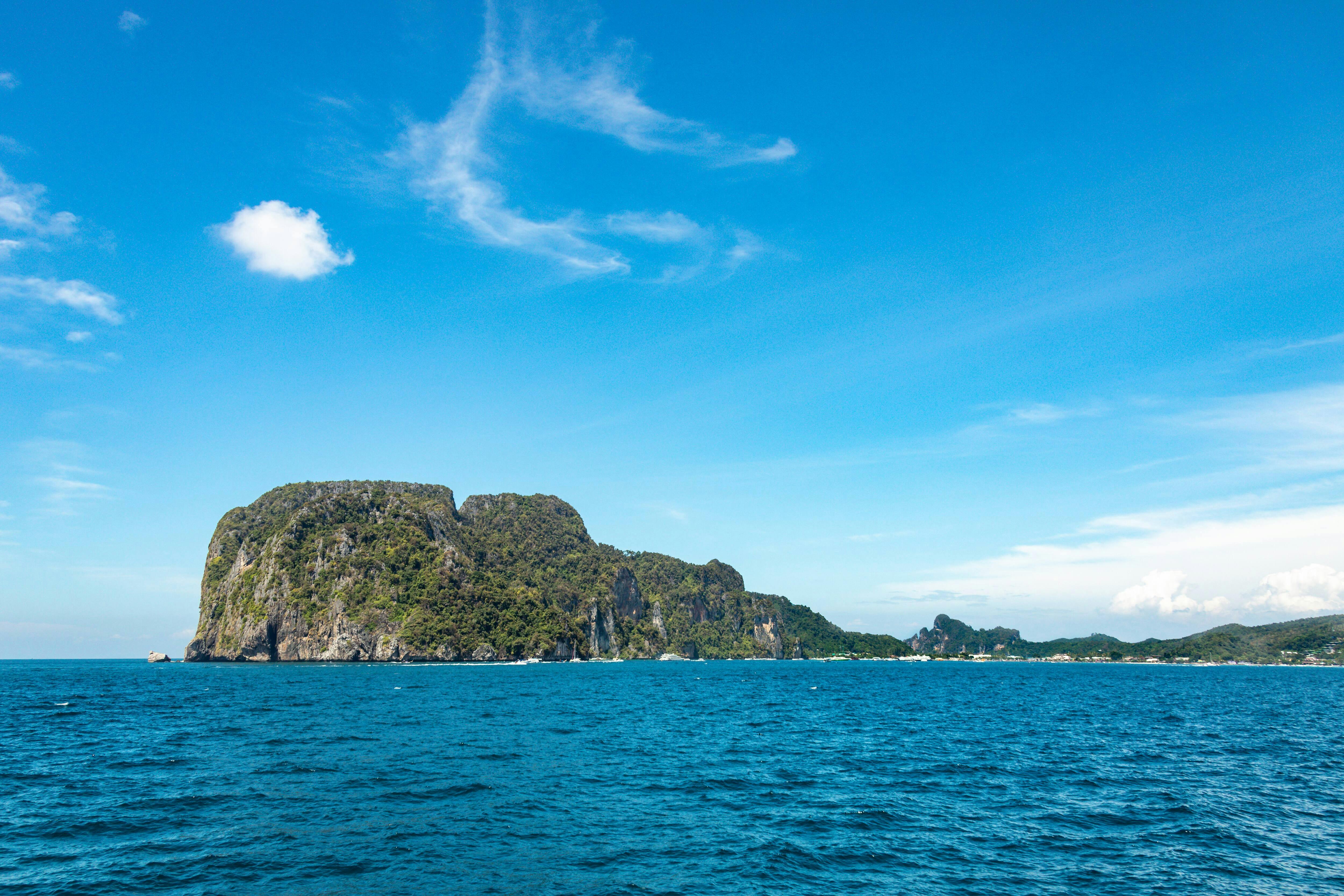 Phi Phi Islands by Speedboat