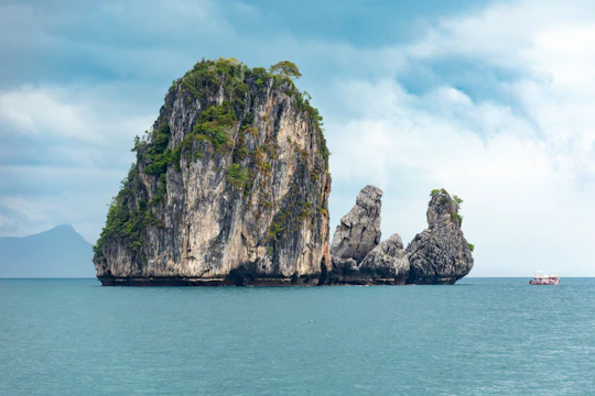 Full day Phi Phi Islands by speedboat