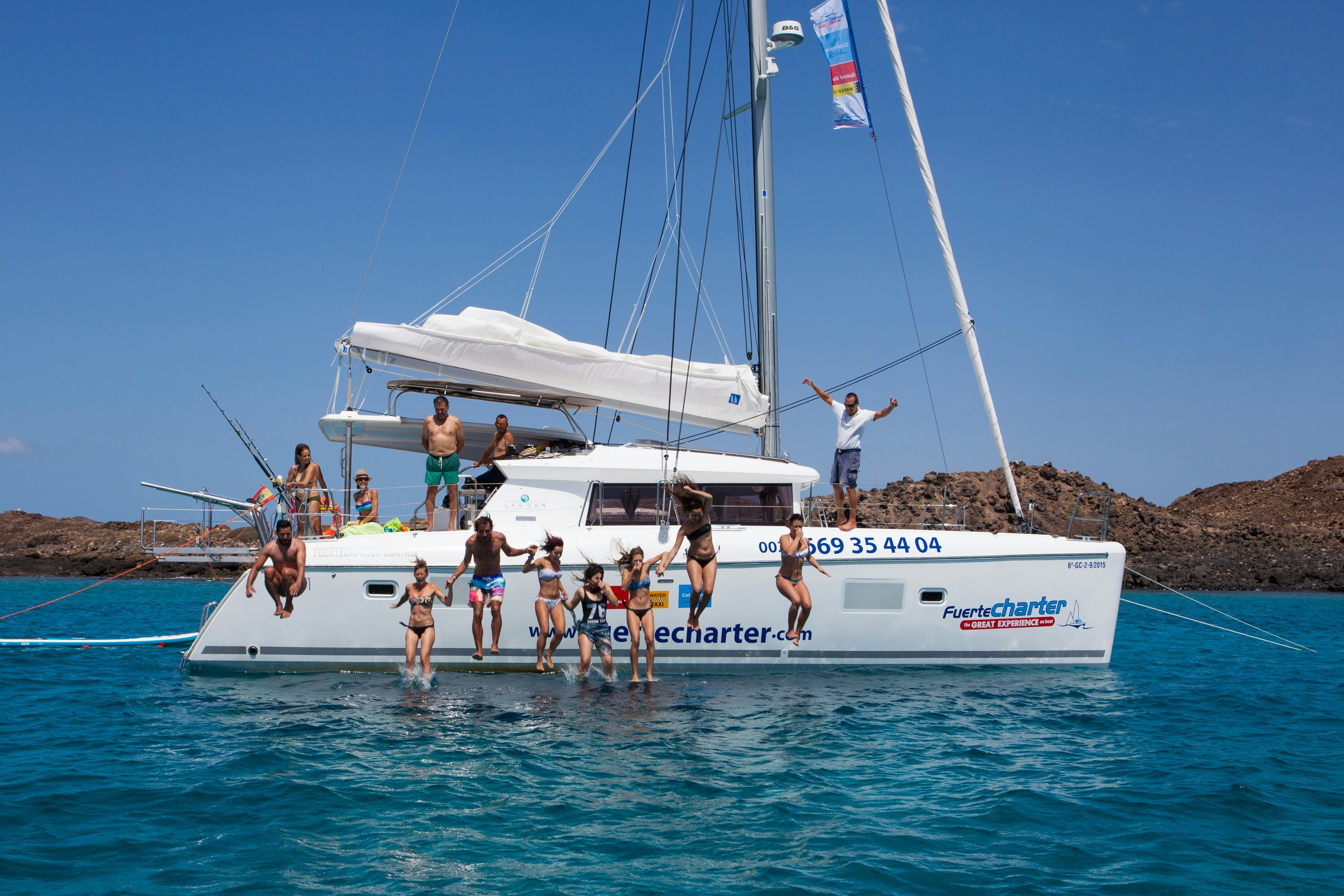 Catamaran cruise to Lobos Island with guided tour and paella Musement
