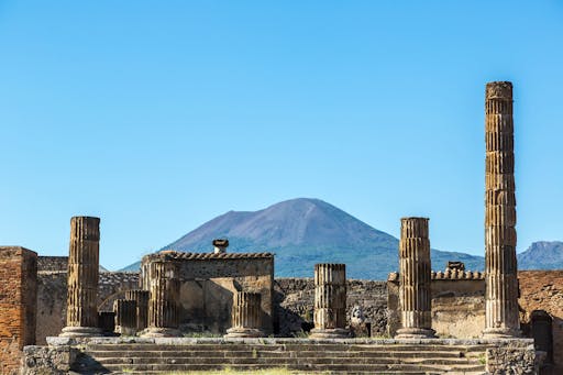 Pompeii & Naples Tour
