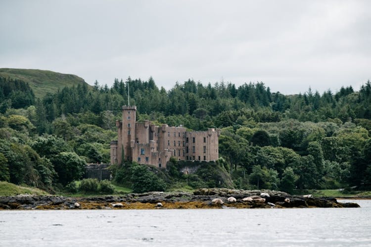 5 day Isle of Skye, Loch Ness and Inverness tour with Jacobite steam train