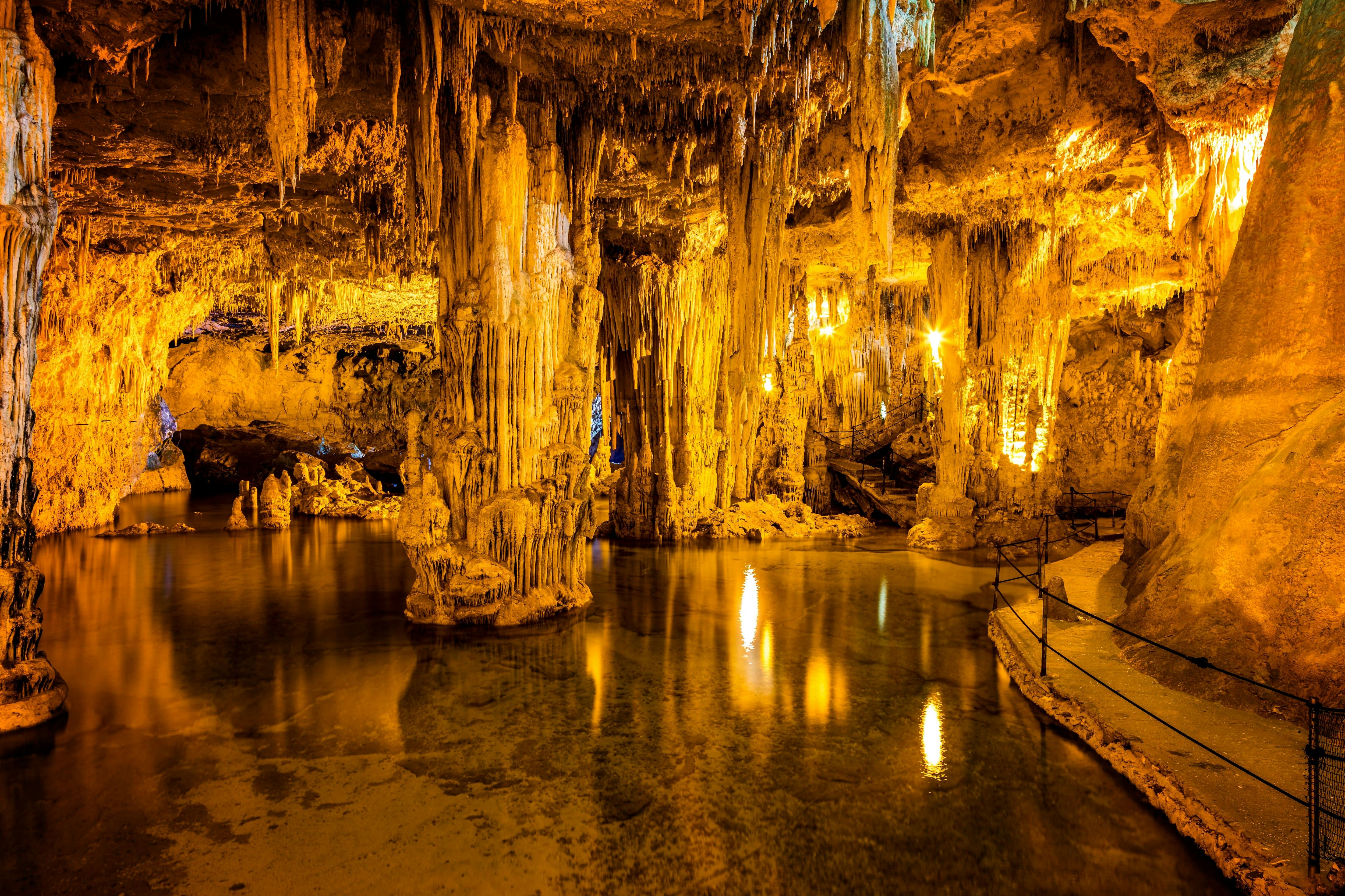 Neptune’s Caves Boat Tour