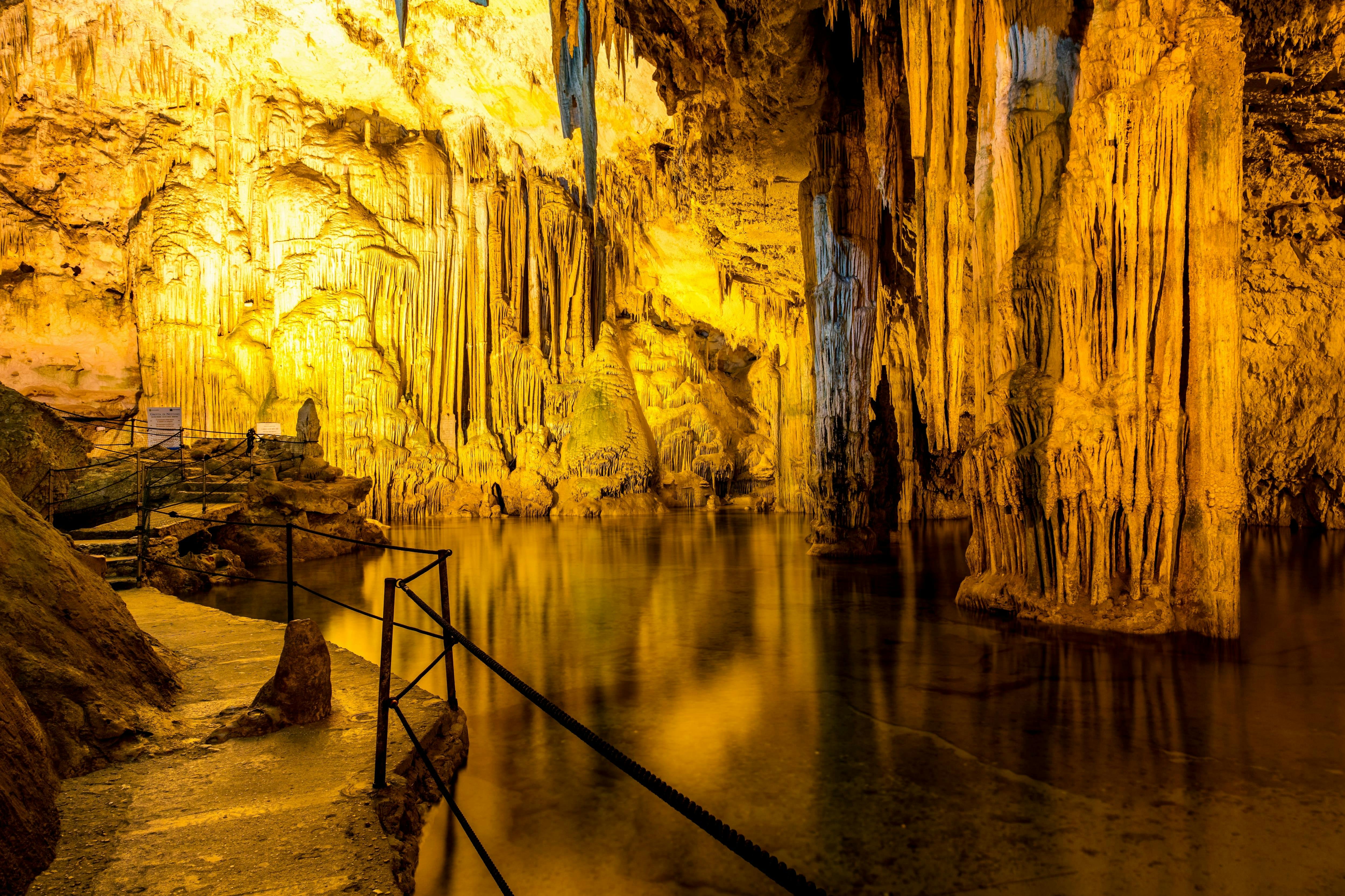 Neptune’s Caves Boat Tour