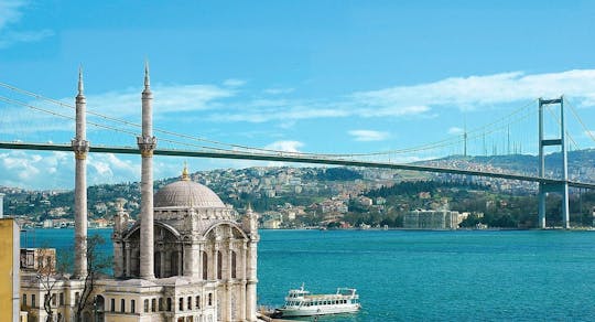Full-day Istanbul's Old City tour with Bosphorus cruise and lunch