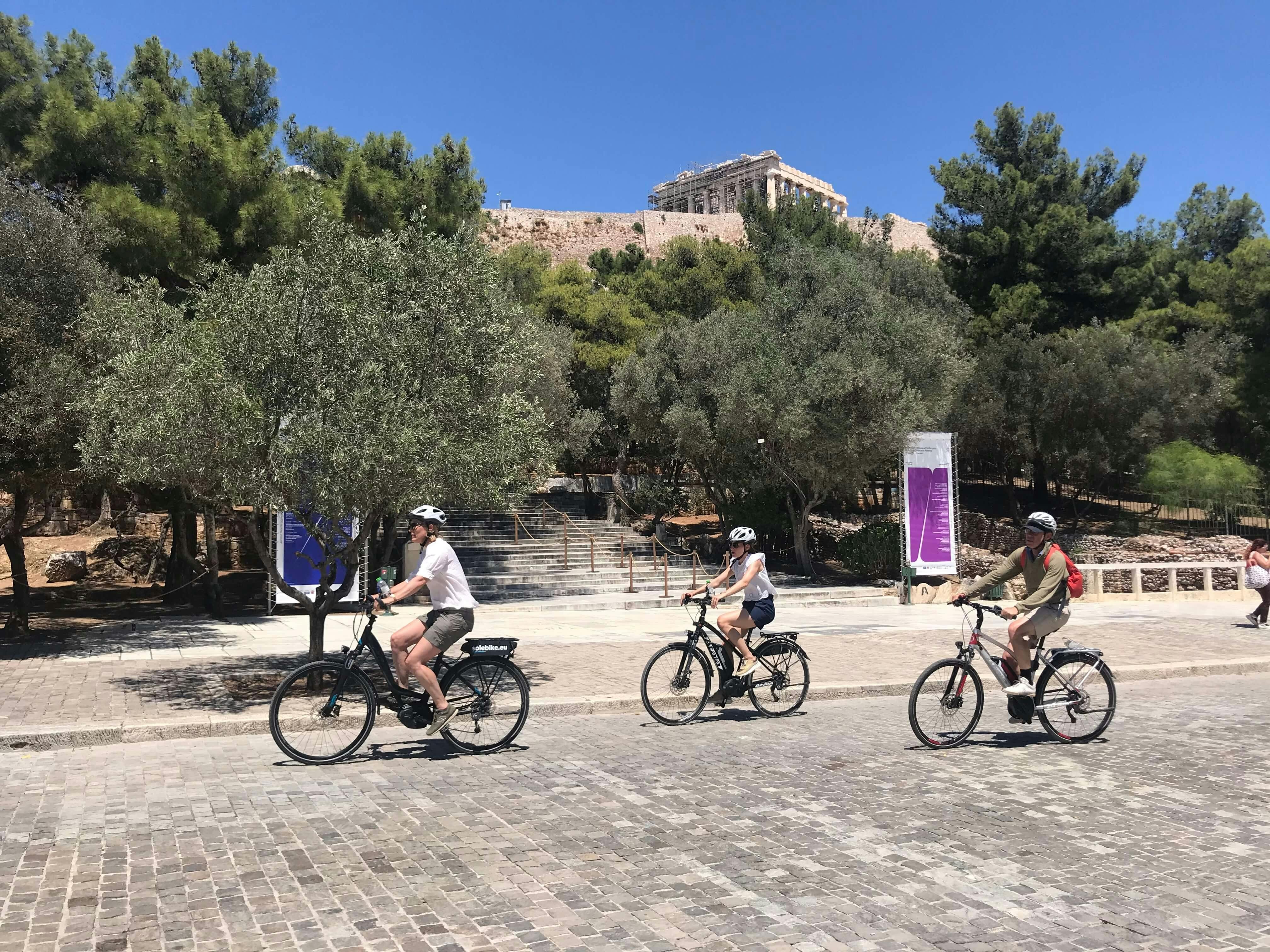 Ebike tour of the classical Athens best attractions