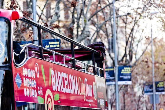 Bilhetes para ônibus turístico hop-on hop-off pela cidade de Barcelona
