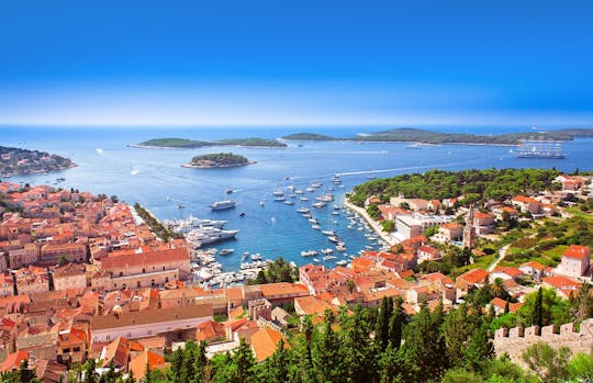 Hvar Town & Bol Speedboat Tour z Brača