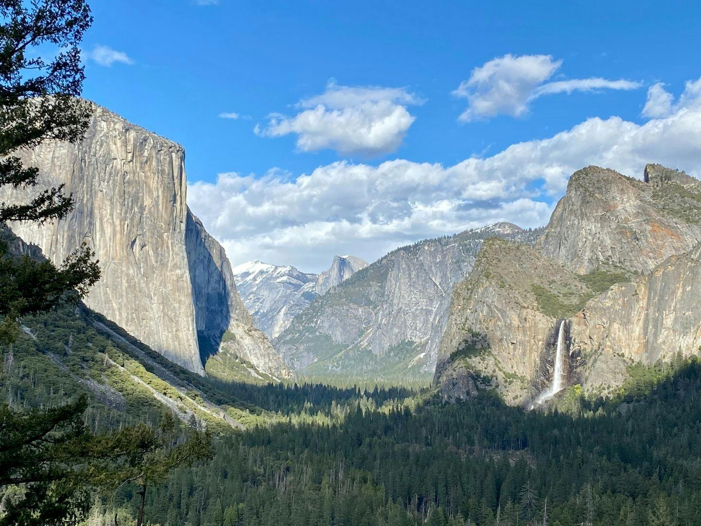 Excursão de áudio do safári fotográfico no vale de Yosemite com os locais clássicos