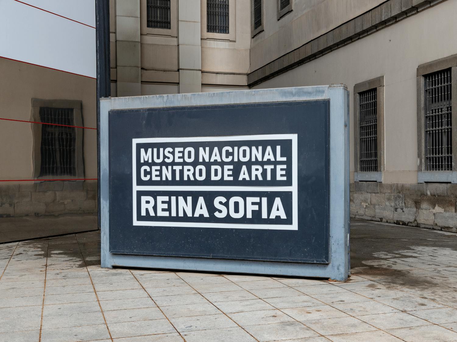 Reina Sofia – jonon ohi –sisäänpääsy ja opastettu kierros