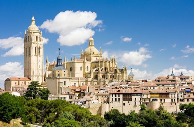 Avila and Segovia full-day tour from Madrid