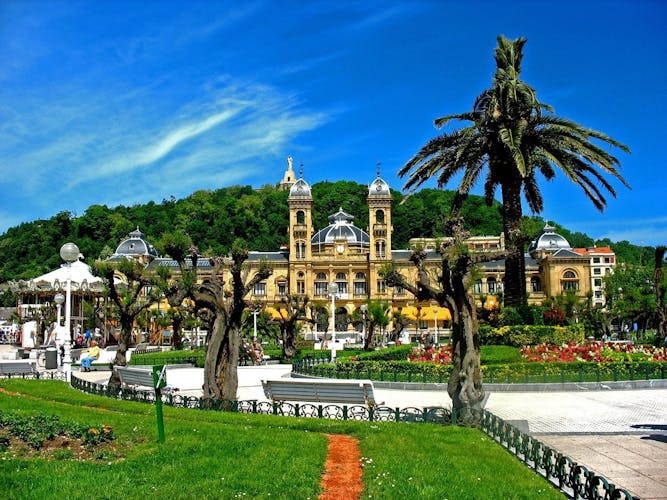 San Sebastian and Biarritz full-day tour from Bilbao