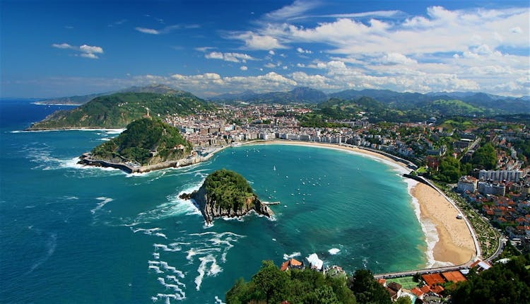 San Sebastian and Biarritz full-day tour from Bilbao