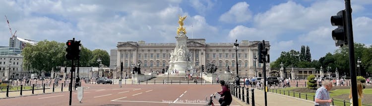 Royal London private half-day highlights tour with entrance tickets