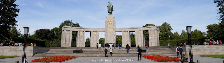 Berlin private highlights tour with Berlin TV Tower Observation Deck ticket